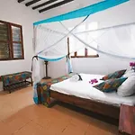 Karibu Lodge